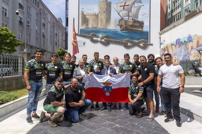 Revilla preside el homenaje al Bathco Rugby Santander tras su ascenso a División de Honor