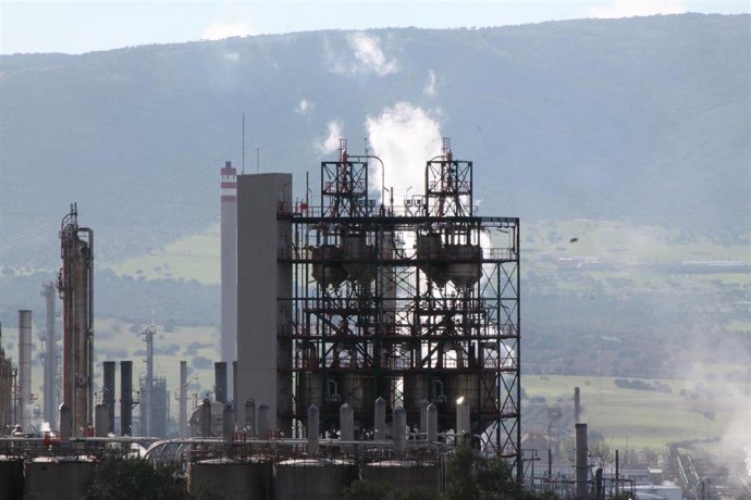 COMPLEJO PETROQUÍMICO REPSOL PUERTOLLANO FÁBRICA INDUSTRIA