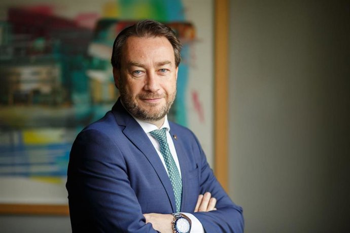 El nuevo rector de la UPNA nombra a su equipo con Joaquín Romero como gerente y Roldán Jimeno, secretario general