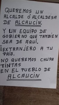 El alcalde de Alcaucín en funciones se plantea su futuro por un mensaje xenófobo difundido por mensajería móvil