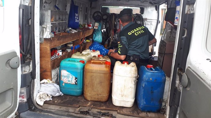 Detenidos 4 vecinos de Caldas de Reis de un grupo criminal al que se le atribuye el robo de 11.000 litros de gasóleo