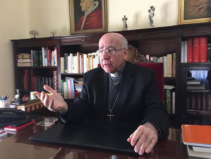 El obispo de Huelva, José Vilaplana.
