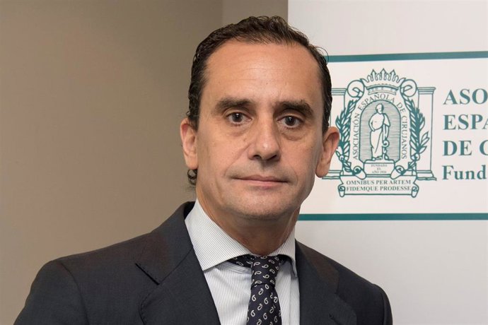 Sevilla.-El jefe de Cirugía de Quirón Sagrado Corazón, presidente del Congreso Europeo de Cirugía Endoscópica
