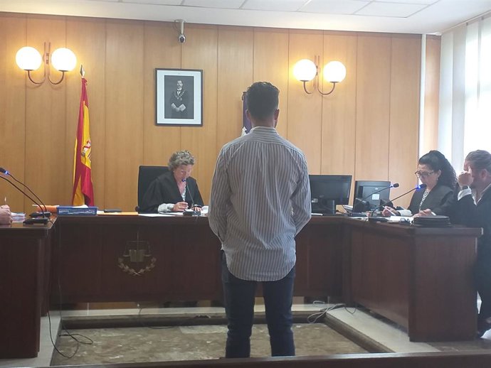 Un jove accepta un any i tres mesos de presó per atropellar un vianant a Palma conduint embriac