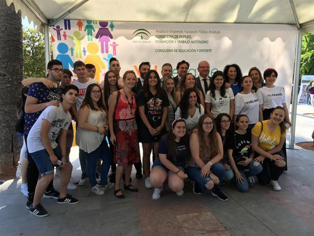 Jaén.- La Junta reconoce el talento de una veintena de estudiantes jiennenses con el 'Carnet emprendedor'
