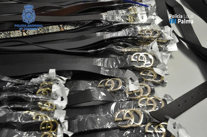 Successos.- Detenen un home per introduir a Espanya efectes presumptament falsos per vendre'ls en el 'top manta'