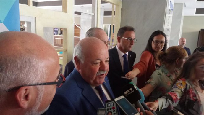 Málaga.- Salud asegura que las líneas puestas en marcha para el tercer hospital van a "velocidad de crucero de órdago"