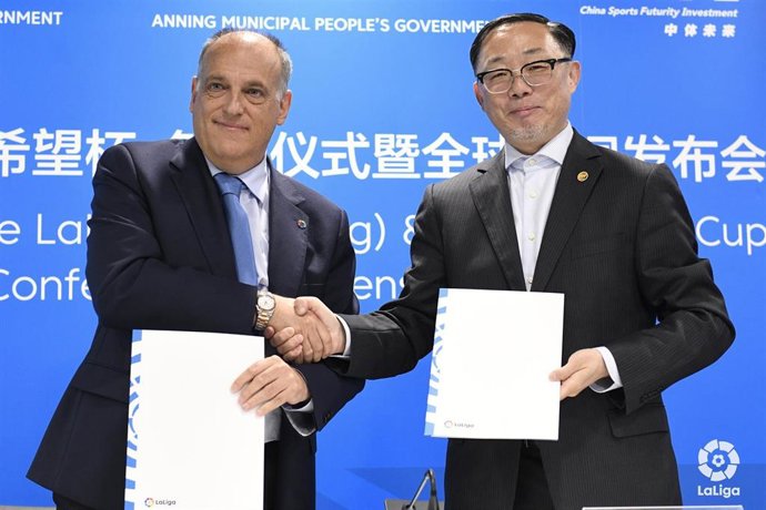 Fútbol.- LaLiga y CSFI crearán la primera academia permanente de fútbol en China