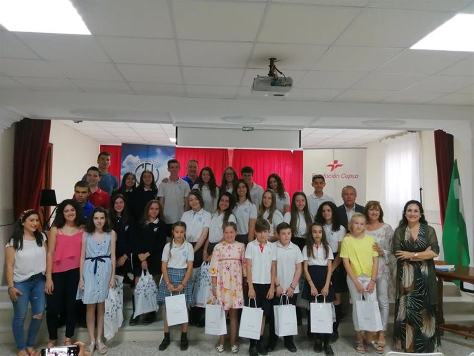 Huelva.- La Fundación Cepsa premia por el Día del Medio Ambiente a escolares que plasmaron su visión del mundo