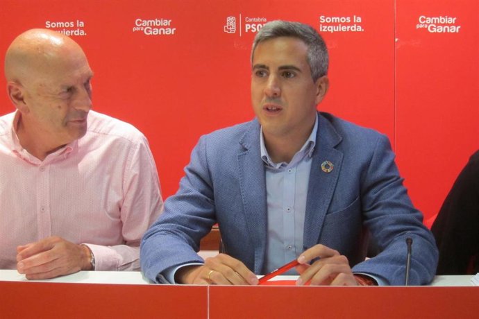 Zuloaga, en "hilo directo" con Moncloa y Ferraz para lograr acuerdos de gobernabilidad aunque las bases decidirán