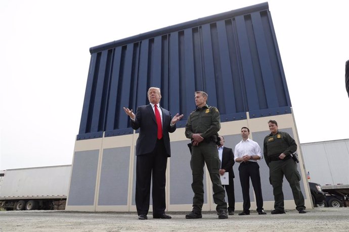 El Pentágono autoriza 1.000 millones de dólares para la construcción del muro fronterizo con México