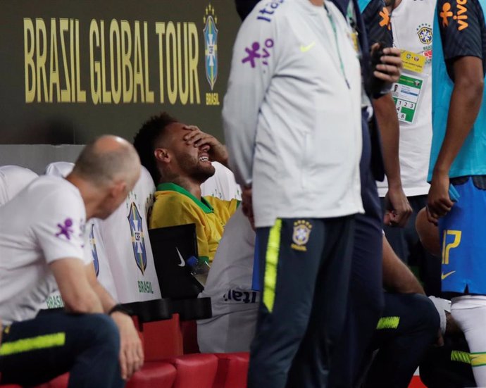 Fútbol.- Neymar se queda sin Copa América tras lesionarse el tobillo en el amistoso contra Catar