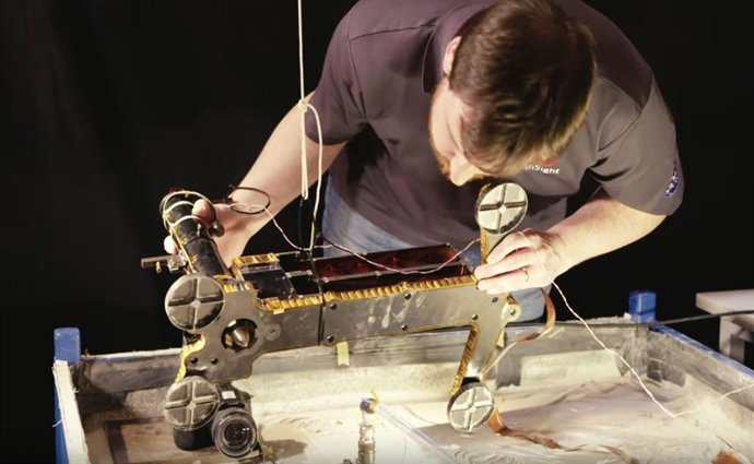 Arriesgada estrategia para reactivar el taladro de Insight en Marte