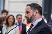 Abascal declara un sueldo de 55.000 euros de Vox, ninguna casa y una deuda de 13.500 euros