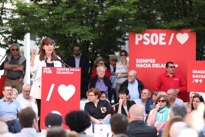 Pedro Sánchez interviene en un acto político del PSOE en Pamplona