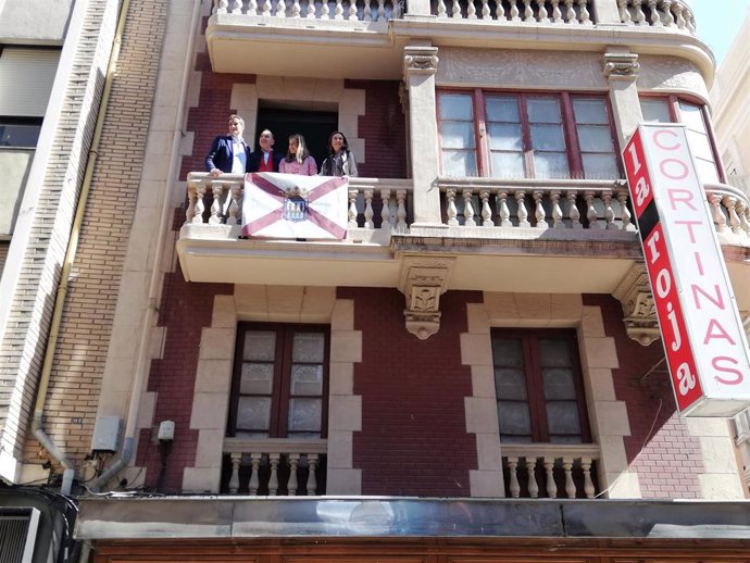 270 Banderas De Logroño Decorarán Los Balcones Del Casco Histórico Estas Fiestas De San Bernabé