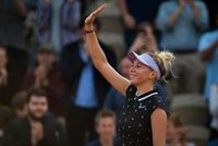 La joven Anisimova acaba con la campeona y se cita en semifinales de París con Barty