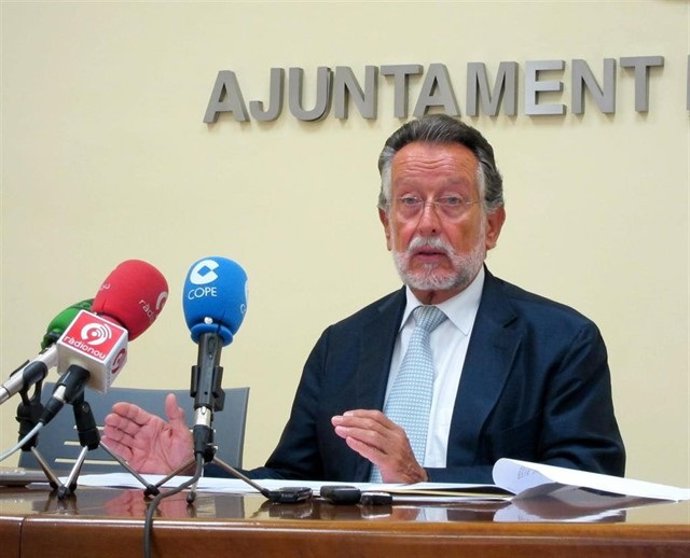 Alfonso Grau, condenado a cuatro años de cárcel por aceptar relojes regalados por un empresario y blanquearlos