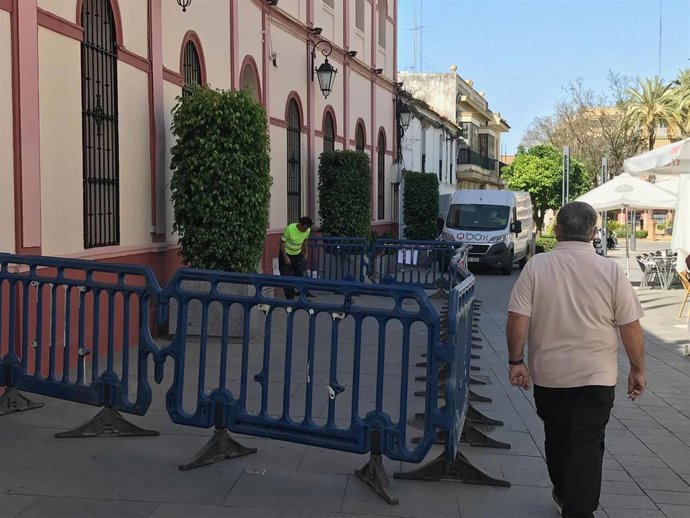 Sevilla.- Comienza la construcción de la rampa y nuevo acceso al Ayuntamiento de Alcalá