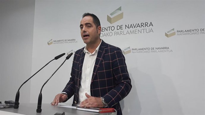PSN afirma, tras reunirse con Podemos, que "no vamos a fallar" y propone presidir el Parlamento