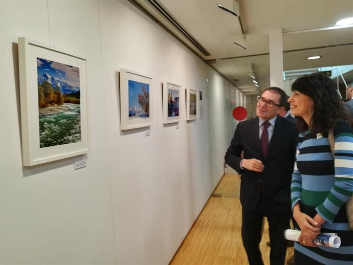 La Oficina de Turismo de Valladolid acoge 30 fotografías de Ladislav Struhár en la exposición 'Eslovaquia mágica'