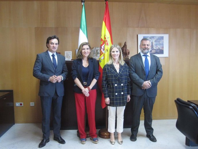 Cádiz.- Rocío Blanco analiza el gasto previsto en programas de empleo en Cádiz, que supera los 78 millones