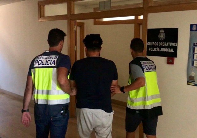 Alicante.- Sucesos.- Desmantelan en Alicante un cultivo de marihuana con 1.000 plantas y detienen a tres personas