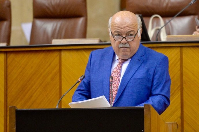 Almería.- Salud será "muy contundente" si la investigación abierta confirma pago de "sobornos" en Torrecárdenas