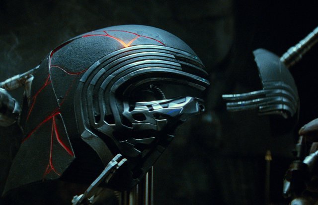 Primera imagen oficial del casco de Kylo Ren en Star Wars 9: El ascenso de Skywalker