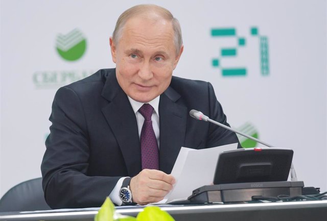 Putin visits the Sberbank school