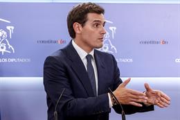 España.- Rivera dice al Rey que Ciudadanos hará una oposición "firme" a Sánchez,