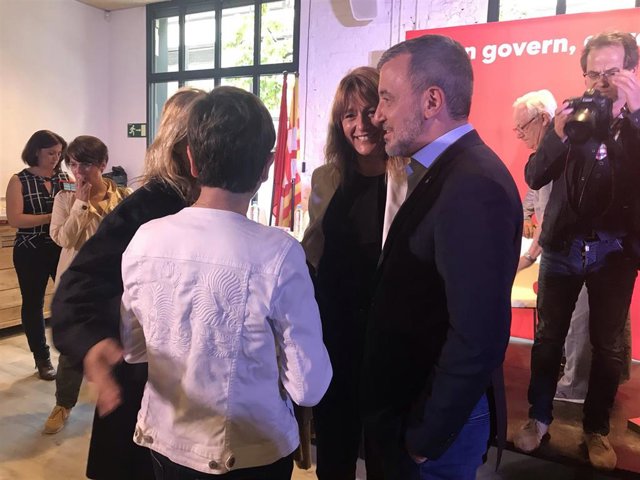 AV.- Collboni descarta apoyar a Colau si no hay un acuerdo antes de la investidura