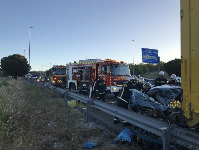 Un muerto y dos heridos leves en un accidente en la M-50 a la altura de Las Rozas
