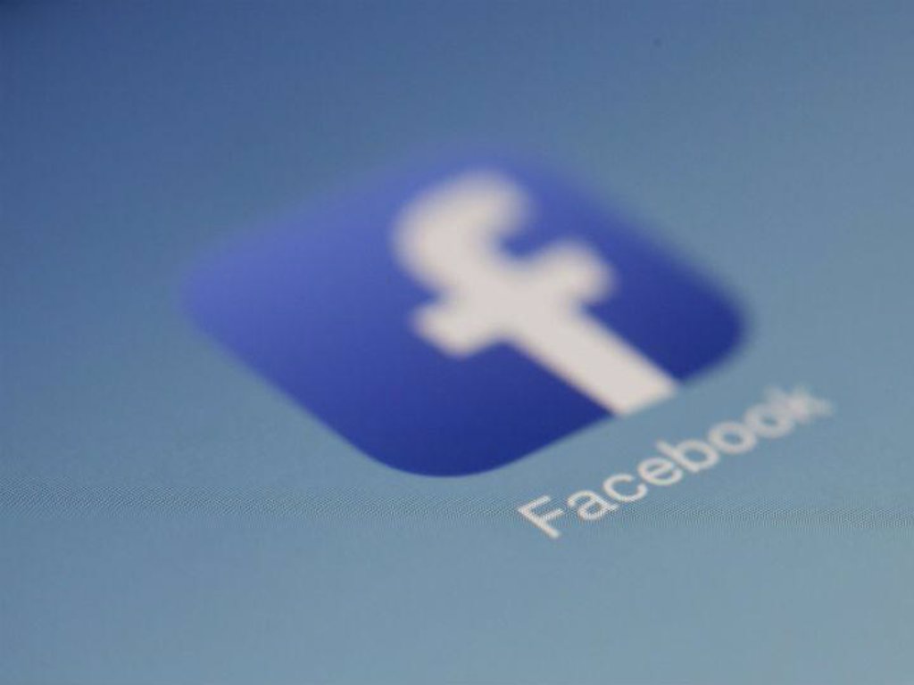 Facebook retira sus aplicaciones preinstaladas de los nuevos teléfonos