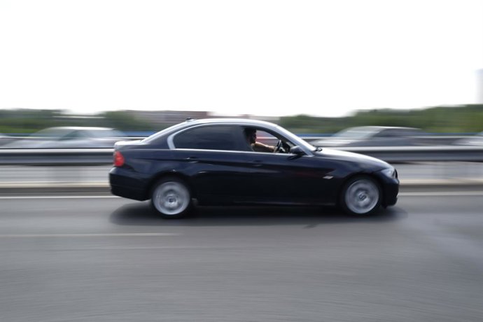 El Ayuntamiento solo podrá aprobar inicialmente la ordenanza sobre las VTC antes de que termine la legislatura