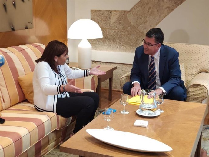 Bonig cree que habrá investidura de Puig si el Botnic "llega vivo" y critica el "paripé" de negociación