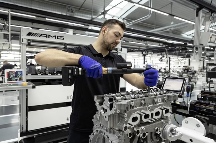 Economía/Motor.- Mercedes-AMG crea el motor sobrealimentado de cuatro cilindros más potente del mundo, con 421 caballos