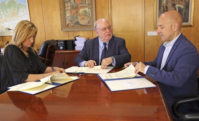 Sota firma un convenio de colaboración con los autónomos de Cantabria para fomentar la cultura preventiva