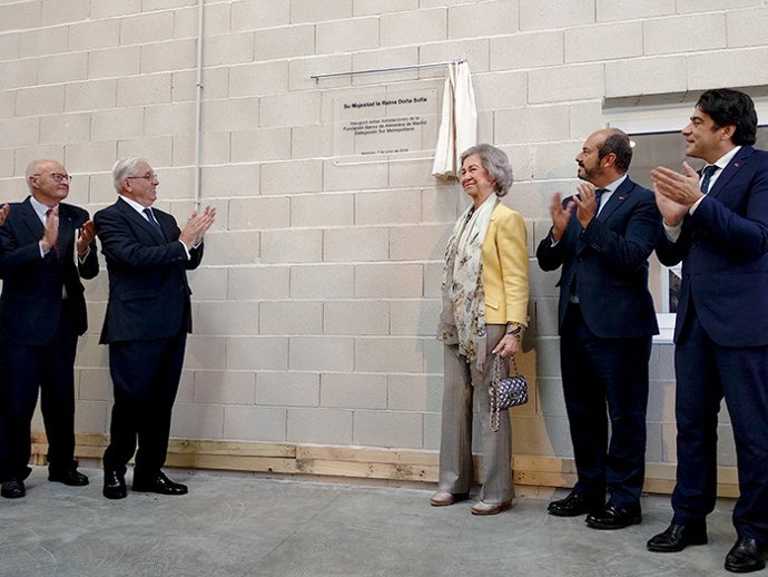 La Reina Sofía inaugura la nueva sede del Banco de Alimentos de Alcorcón (Madrid