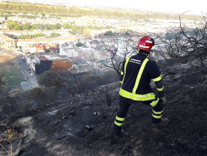 Sevilla.- Sucesos.- Los indicios apuntan a que el incendio de Gelves fue intencionado al contar con cuatro focos