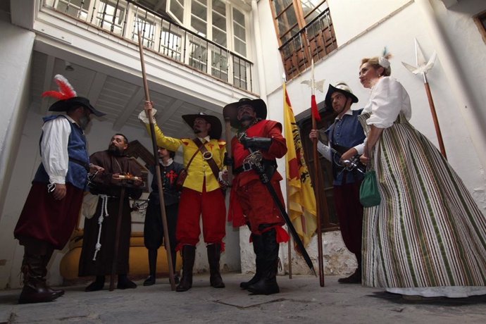 Sevilla.- Recreación histórica en la casa natal de Velázquez por el 420 aniverario del nacimiento del pintor