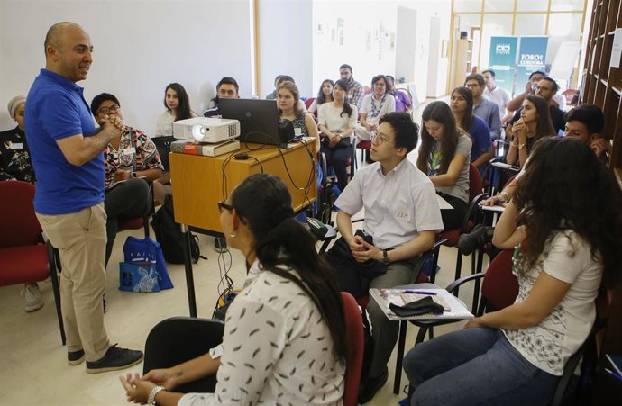 Córdoba.- Un grupo de 30 jóvenes de 20 países se forma para potenciar la paz en sus comunidades mediante el diálogo