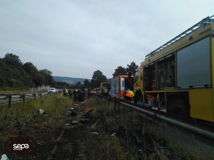 Sucesos.- Fallece un hombre y otro resulta herido grave en un accidente de tráfico en la A-66 en Gijón