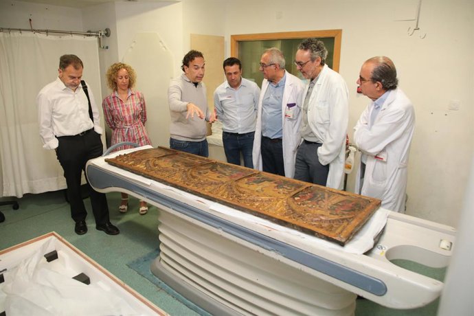 Cultura.- El IVCR+i realiza un tac a la predela del Centenar de la Ploma para estudiar su estado de conservación