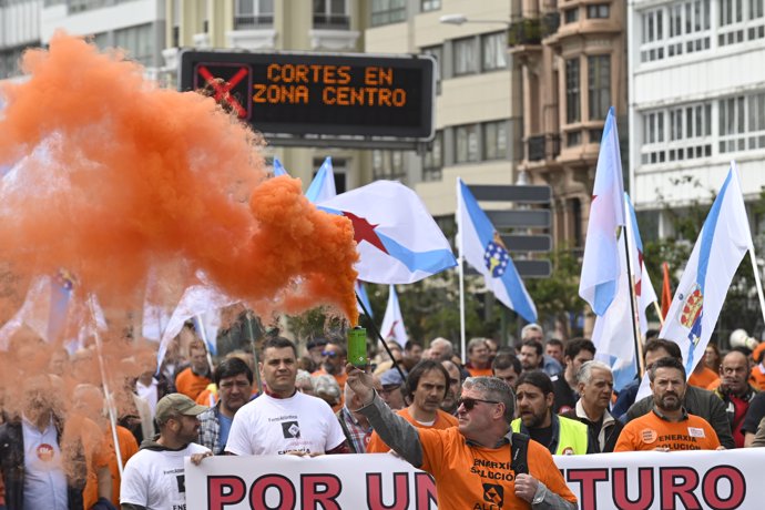 Manifestación de empresas electrointensivas en A Coruña para exigir un precio eléctrico "competitivo"