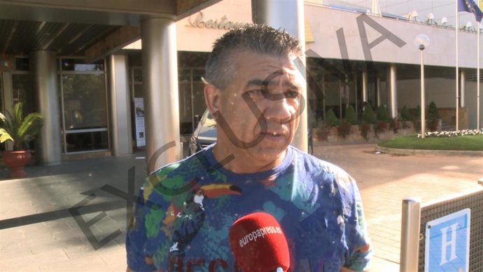 El padre de Dakota excusa a su hija después de su confesión sobre Violeta