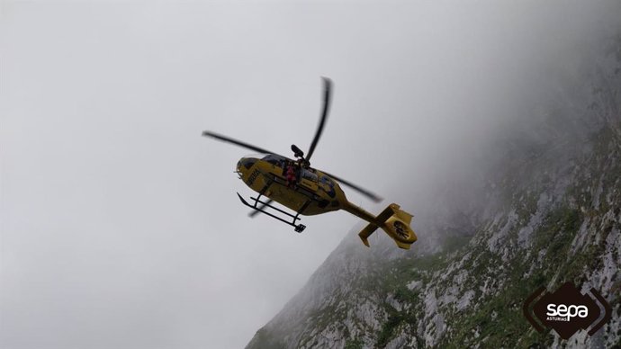 Sucesos.- Rescatan a tres senderistas que se habían desorientado mientras hacían una ruta en Cabrales