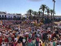 El obispo de Huelva pide a los rocieros "resplandecer" por sus acciones para ser "la mejor corona" de la Virgen