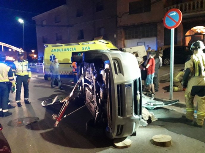 Zaragoza.- Sucesos.- Herida la conductora de un turismo al chocar contra otro coche y volcar, en Illueca