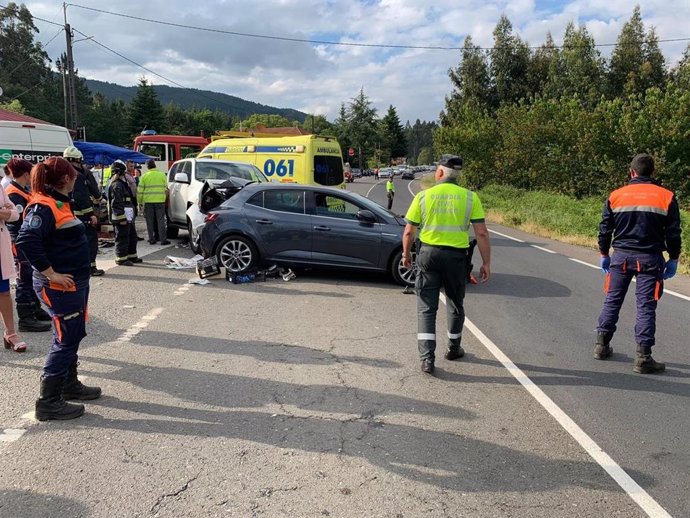 Tres heridos, uno de ellos grave, en un accidente de tráfico en Cuntis (Pontevedra)